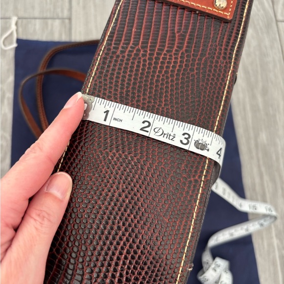 Dooney & Bourke Tote Bag in EUC. Comes w/branded dustbag. Absolutely beautiful. - Picture 14 of 14